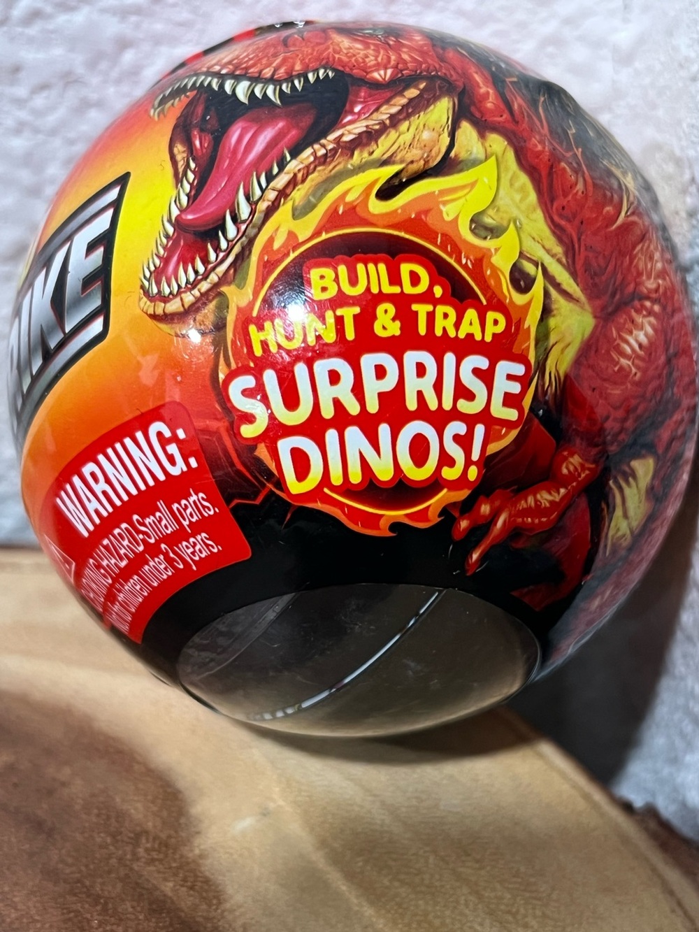 Volcano Dino Strike Surprise Ball - Picture 3 of 4